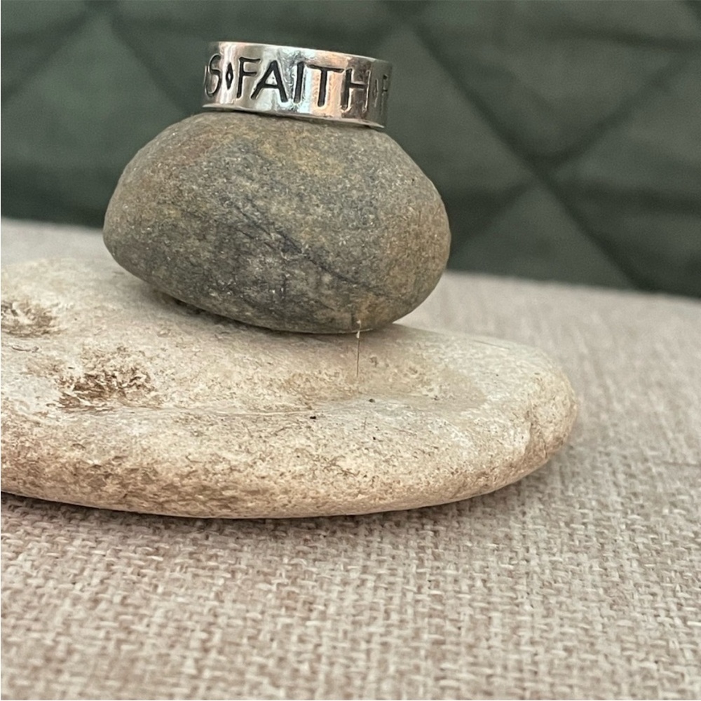 James Avery Retired Faith Family Friends Sterling Silver Inspirational Ring Sz 6